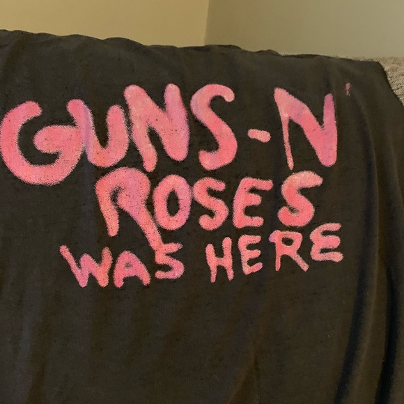 Guns & Roses 🌹 - Picture 2 of 5
